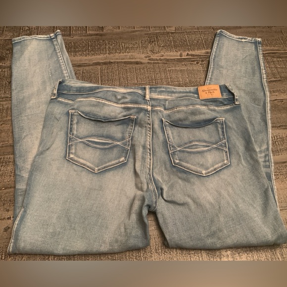 Abercrombie & Fitch, 14R, W32/L29, Skinny fit, Preloved in great condition - Picture 4 of 5